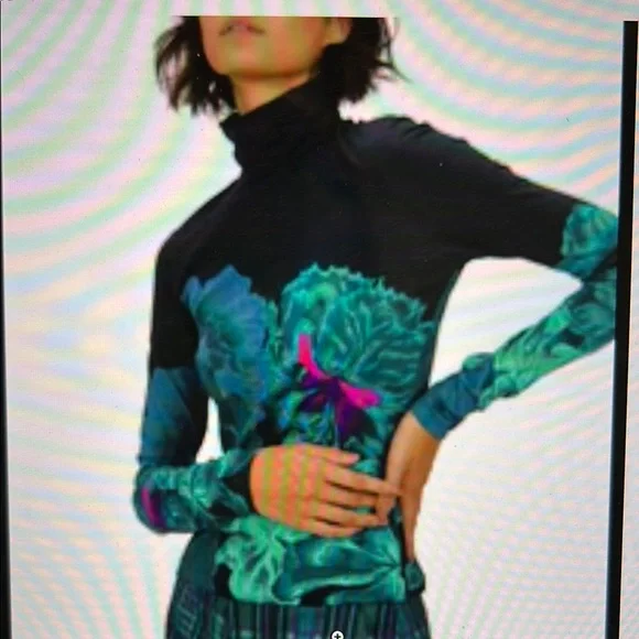 Floral Long Sleeve Turtleneck Top - Picture 2 of 9